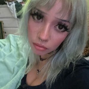 Meet your Posher, Mia